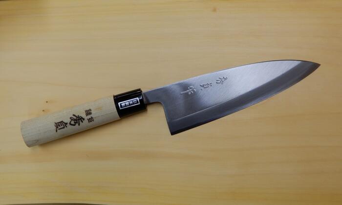 楽天市場】伝統の打刃物 お墨付き吉兼作本造り兼久出刃庖丁165mm