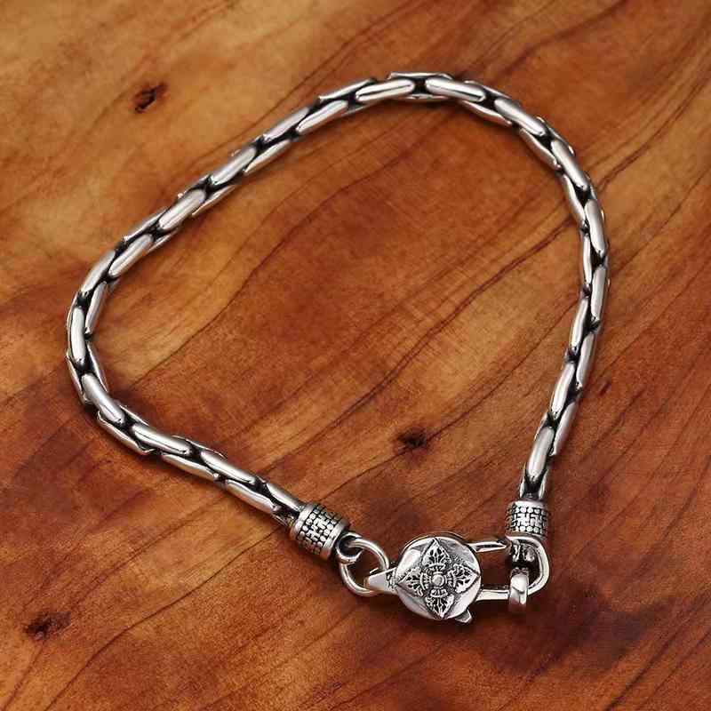 韓国 おすすめ 春夏 秋冬 メンズ 成人男性 流行り物 かっこいい 今めかしい モテ 付属物 宝飾品 マン虎 腕輪 レトロ エスニック チェーン店 分かりやすい 自己同一性的 御前上等 しろがね色