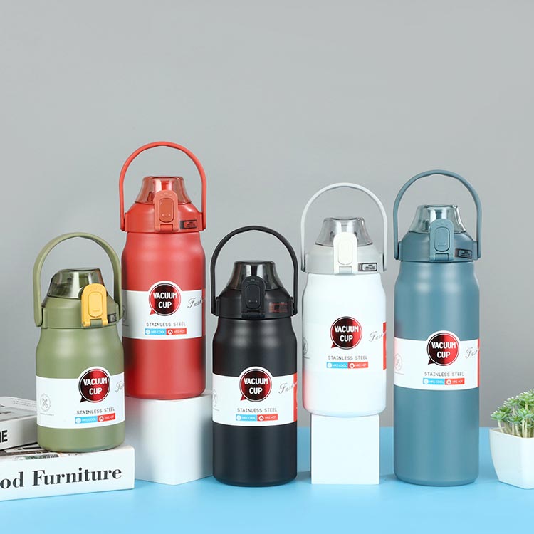 吸い筒 保冷 大電気容量 1800ml 1500ml 1200ml 1000ml 無意味さ断熱 スポーツジャグ 保温 316ステンレス鋼 ステンレス鋼瓶 引っ切り無いドリンク 引っ敷き黒いこと ワンタッチ キッズ 成年者 直飲み おすすめ マグボトル ステンレス鋼瓶 マイ瓶 保温 スポーツドリンク聞き入れる 手持ち部分付き添い人
