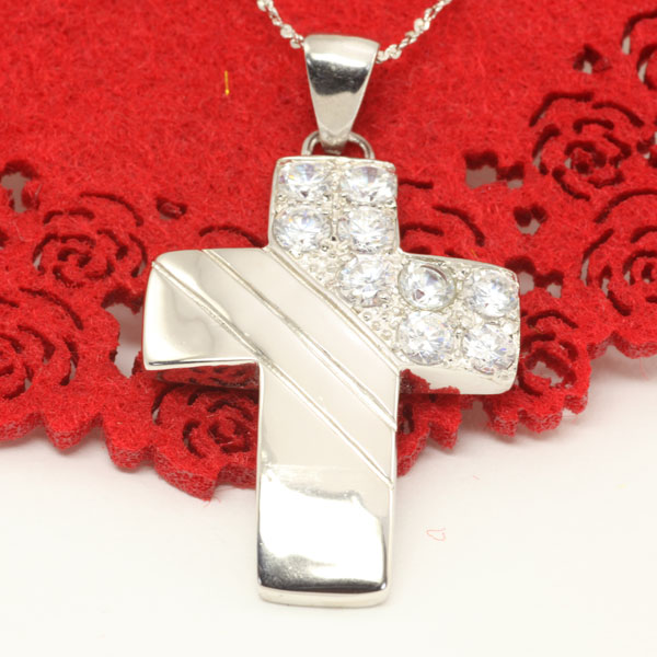 十字架・ジルコニア・シルバーペンダント【シルバー ペンダント 首飾り SILVER Necklace】【ネコポス便送料無料】【シルバー925チェーン付き】