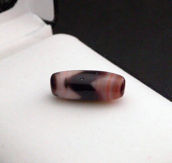 楽天市場】朱砂・二眼老天珠【高級天珠】 : ZDW SHOPPING