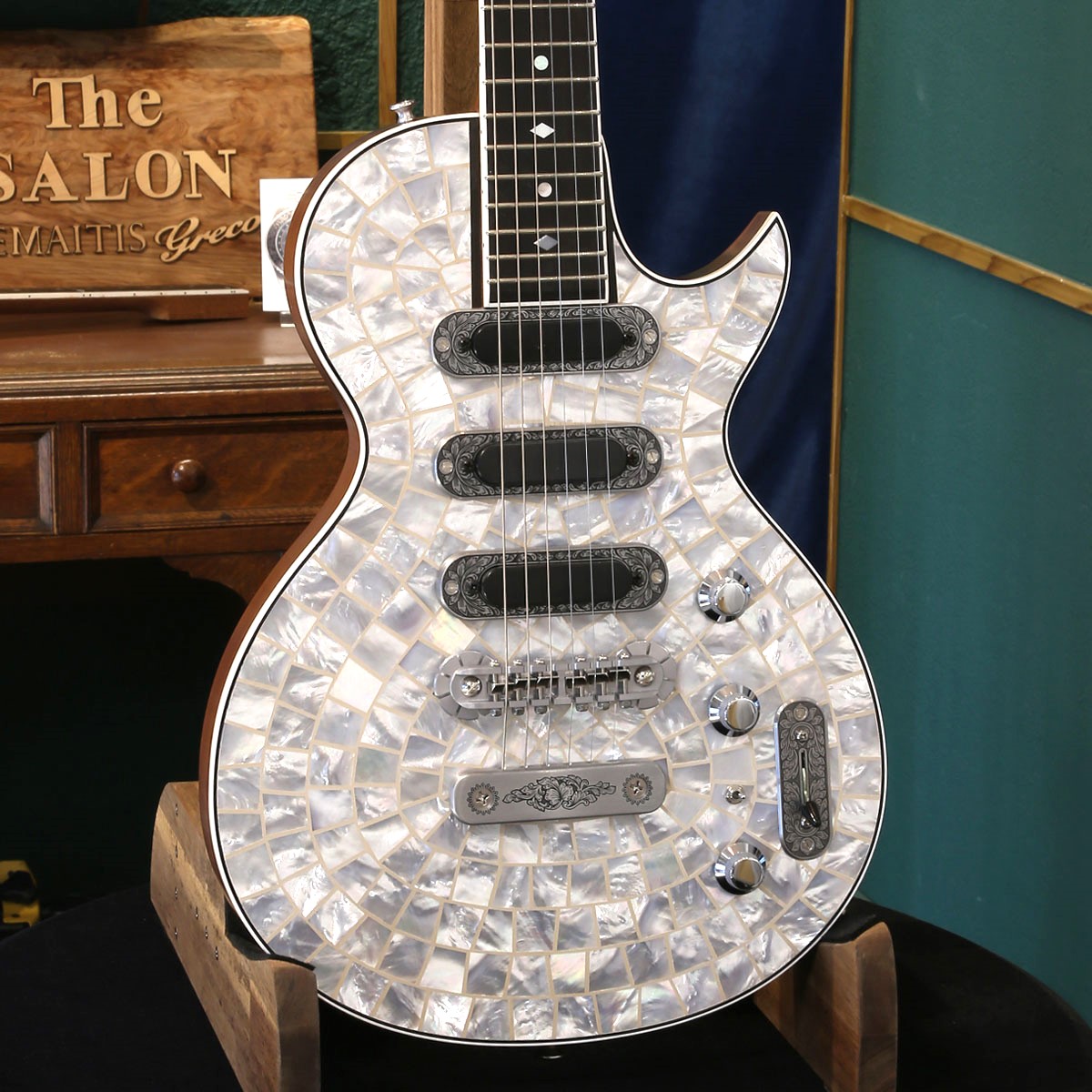 Zemaitis ゼマイティス エレキギター THE PORTRAIT Pearl Front Ultimate White 3S パールフロント 3シングル ナチュラル|ZEMAITIS GRECO OSAKA SHOWROOM