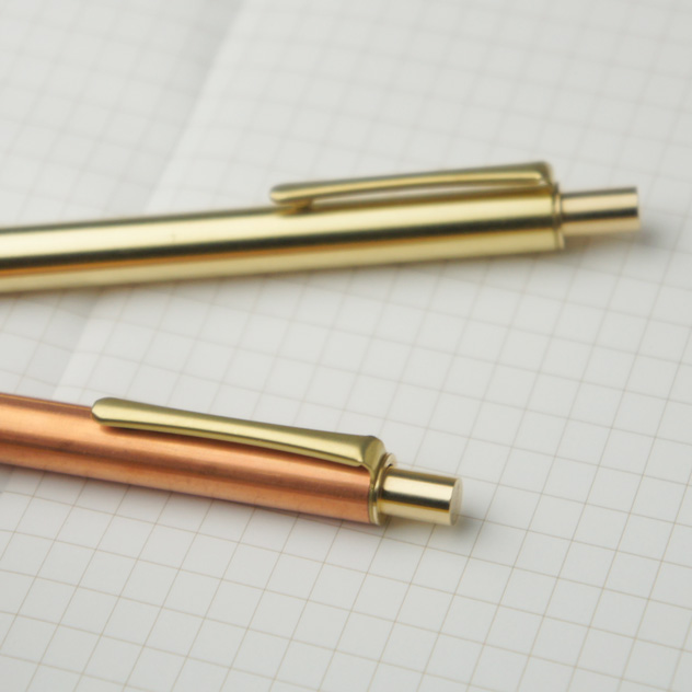 楽天市場 Brass Copper Retractable Pen ブラス コッパー ボールペン Picus ピクス 真鍮 銅 無垢 ペン ノック式 フック付き Interiorzakka ｚｅｎ ｙｏｕ