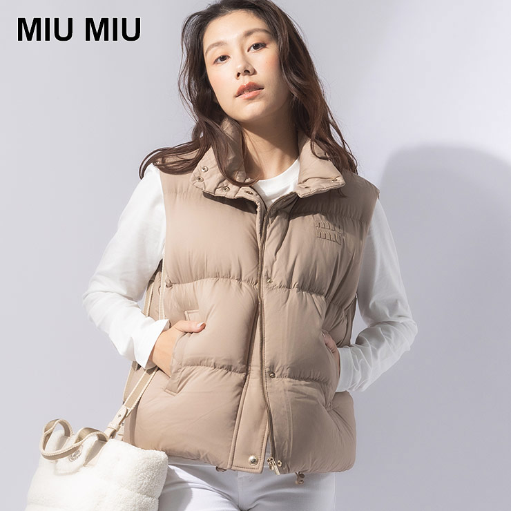 MIU MIU ブラック ベルベット ダウンベスト Miu Miu（ミュウミュウ）ダウンジャケット/ダウンベスト 黒