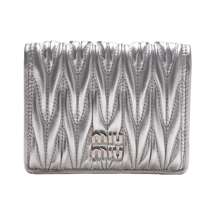 マテラッセレザー 折り財布 miumiu Amazon | MIUMIU(ミュウミュウ) マテラッセレザー 財布 ブラック