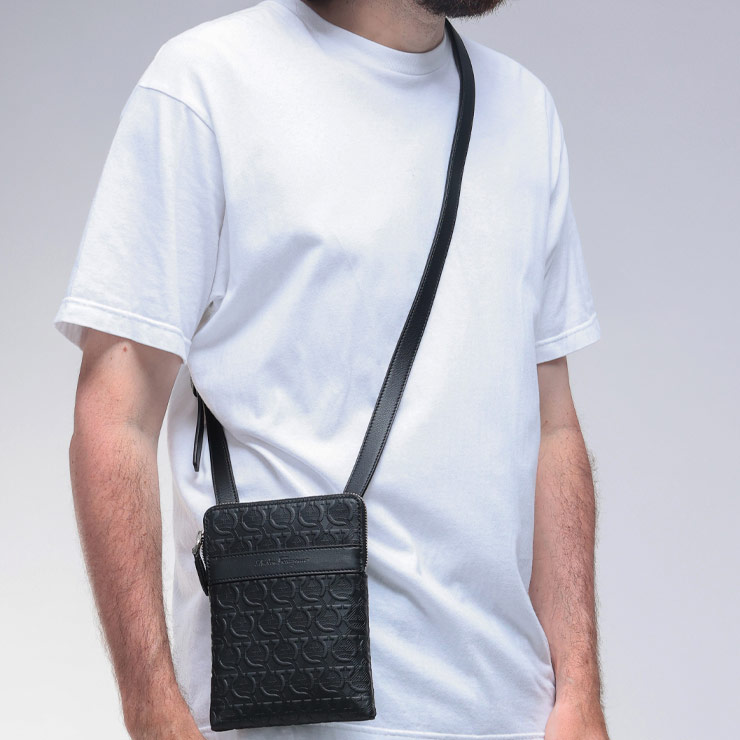 サンローラン フラット クロスボディバッグ ショルダーバッグ シンプル】Saint Laurent サンローラン クロスボディバッグ