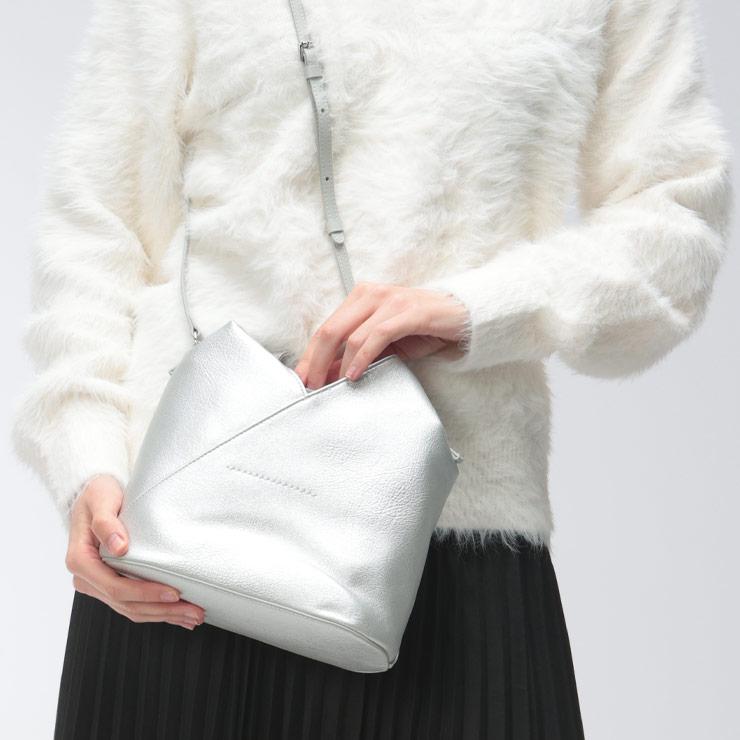 MM6 Maison Margiela (エムエムシックス メゾン マルジェラ) レディース ショルダーバッグ ジャパニーズ ミニバッグ MM6WD0026P8396 ブランド 鞄 バッグ ハンドバッグ コンパクト｜ゼンオンライン店