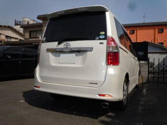【メーカー直送品】5ZIGEN マフラーカッター TOYOTA ノア(S) ZRR70W _MC10-13222-002