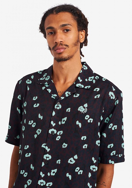 フレッドペリー アニマルプリント半袖シャツ ANIMAL PRINT REVERE COLLAR SHIRT M1651 799 MAHOGANY｜ゼロ・ゼロ・エイト
