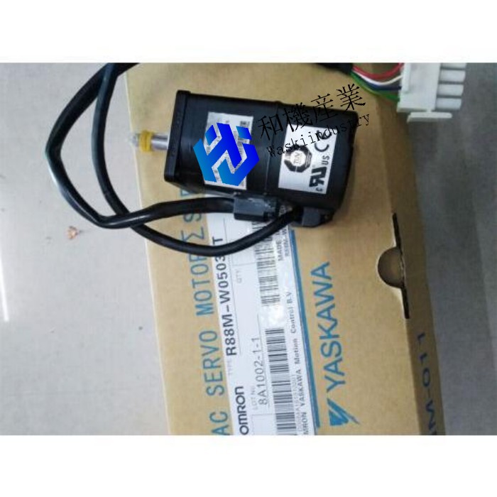 【新品★送料無料】OMRON R88M-W05030T 【６ヶ月保証】