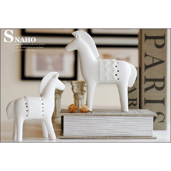 ウマ　馬　陶器　オブジェ　置物　インテリア　工芸品　美術品　A1186 楽天市場】馬 置物 インテリアオブジェ 陶器 雑貨 ウマ ホワイトホース