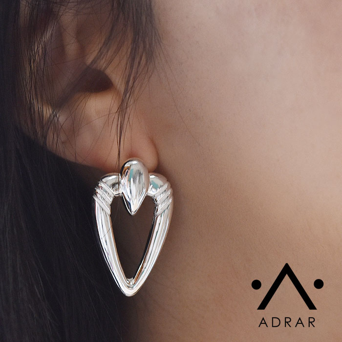 【LEE CLASSY 雑誌掲載】【待望の最新作】≪ADRAR≫ アドラル オーバル 楕円形 プレート シルバー スタッズ ピアス ネイティブジュエリー Oval Earrings (Silver) レディース ギフト ラッピング