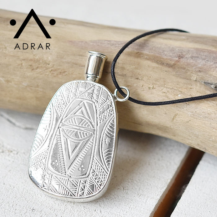 【VERY Oggi 雑誌掲載】【待望の最新作】≪ADRAR≫ アドラル ボトル クラシカル レトロ 香水瓶 ライン シルバー コード ひも チョーカー ネックレス ペンダント Scente Bottole Necklace (Silver) レディース ギフト ラッピング