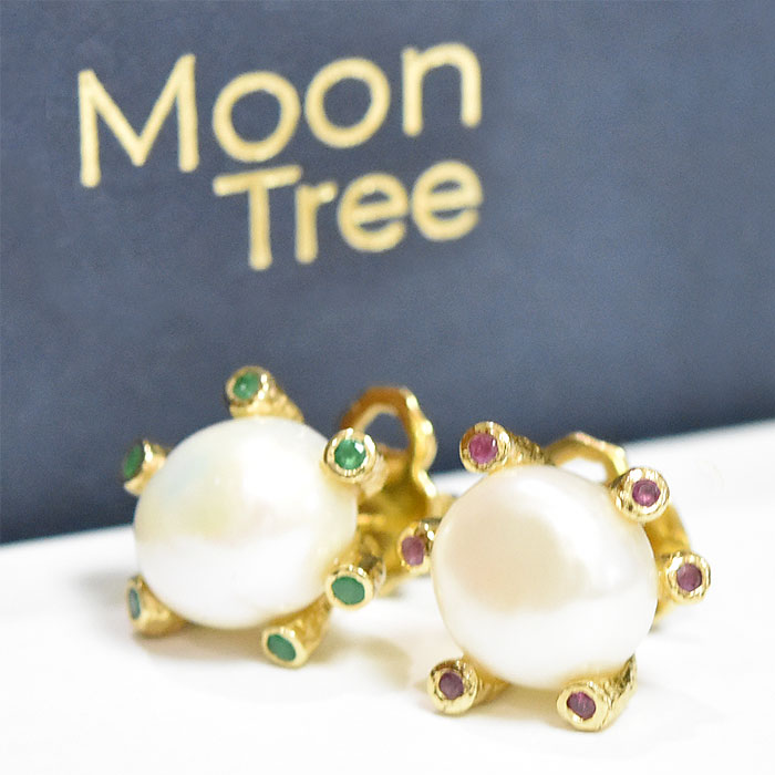 ≪Moon Tree≫ ムーンツリー 大粒 真珠 バロックパール 天然石 エメラルド サファイア アシンメトリー 左右色違い スタッズ ピアス ゴールド Galax Earrings (Gold) レディース