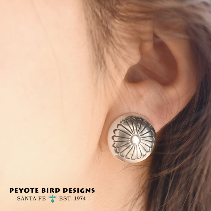 【待望の最新作】≪PEYOTE BIRD DESIGNS≫ ペヨテバード デザイン ネイティブ 花 フラワー モチーフ シルバー コンチョ イヤークリップ イヤリング SV925 Earrings (Silver) レディース｜ZUTTOHOLIC