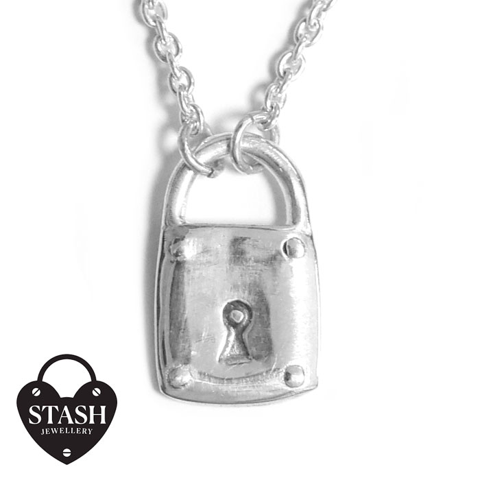 【待望の最新作】≪STASH JEWELLERY≫ スタッシュジュエリー 手彫り ホースシュー 馬蹄 シルバー ネックレス ラッキーモチーフ SV925 Sid Padlock Necklace (Silver) レディース ギフト ラッピング