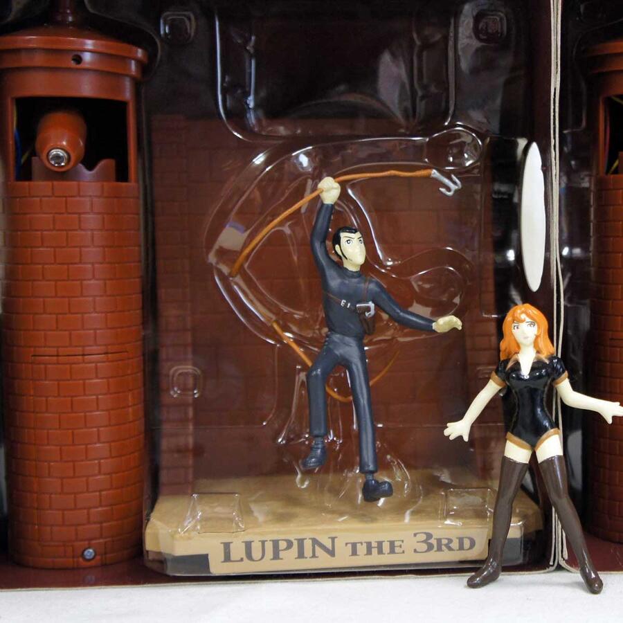 ルパン三世 フィギュア付トレイ 全2種　バンプレスト 楽天市場】【未開封】ルパン三世 フィギュア付トレイ ルパン三世